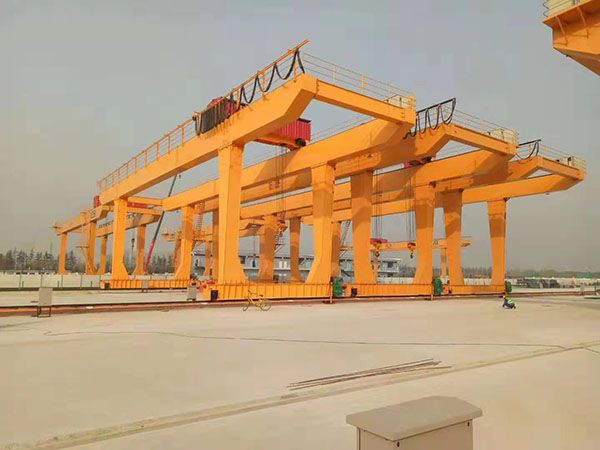 Rail type container crane project