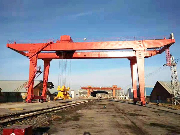 Liaoning container gantry crane project