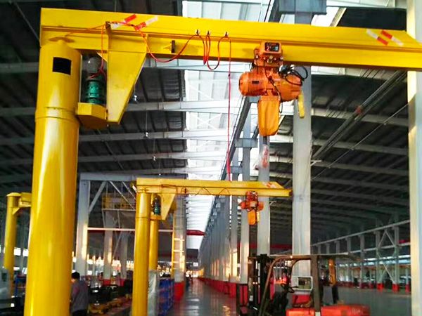 post mounted cantilever crane