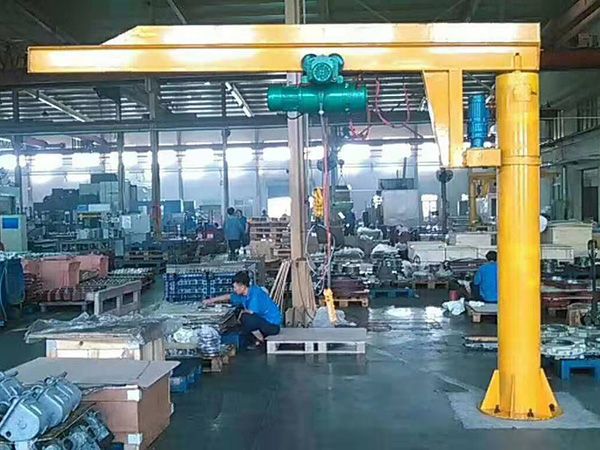 Standing column cantilever crane project