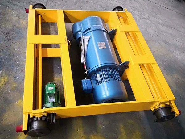 Integrated electric hoist