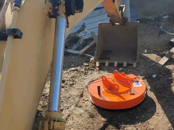 Excavator suction cup