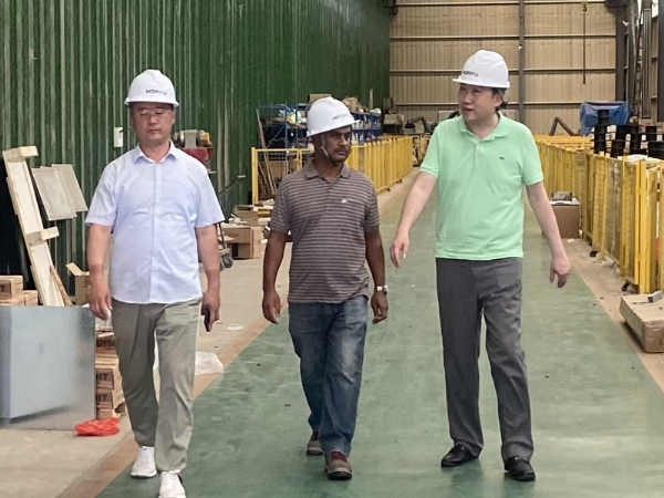 Customer Factory Visit Photos