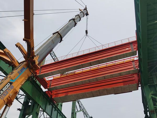 双梁吊钩桥式起重机