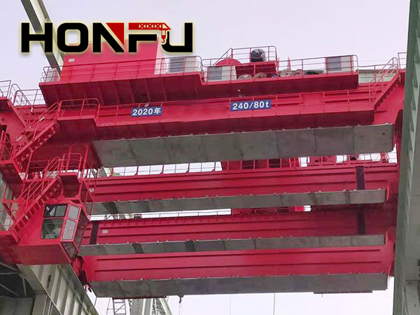 吊钩桥式起重机